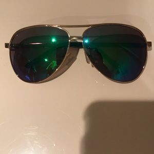 Blue sunglasses (rayban aviator style)